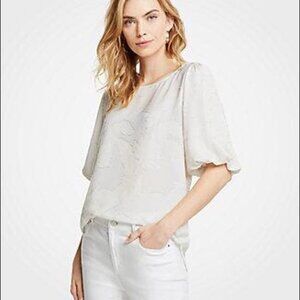 NWT 🌹 Ann Taylor Ivory Bubble Sleeve Blouse XS